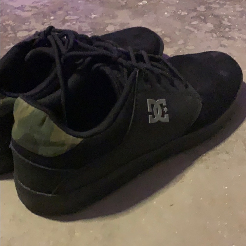 DC CAMO SIZE 9 1/2